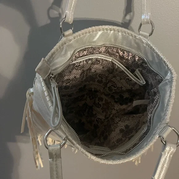 Charming Charlie Purse Rhinestone Fringe Metallic
Shimmering pearl Western Bag - Picture 7 of 9